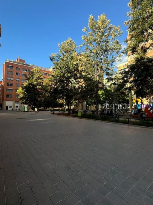 Gran Apartamento A Pie De Calle Walencja Zewnętrze zdjęcie